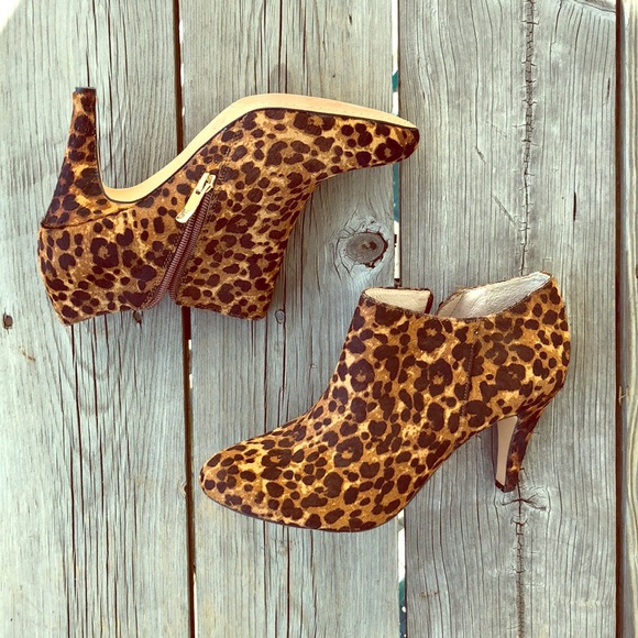 Vince Camuto Leopard Heels - Picture 1 of 8